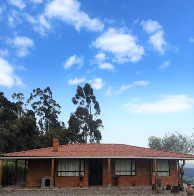 Hermosa Casa Campestre Moderna "Rancho La Marina" Chiquinquira  Exterior photo
